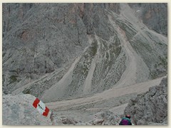 45_Abstiegspfad mit gegenüberliegenem  Passo Molignon