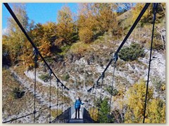 43_Eindrückliche Hängebrücke über das Val da Tersnaus