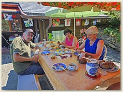 39_Ein Frühstück auf der Terrasse