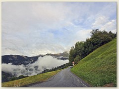 42_Strasse ab Fahrbewilligung Richtung Chalert Miraval