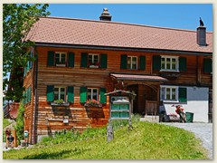 02 Ein älteres Haus der 22 Einwohner von Brün